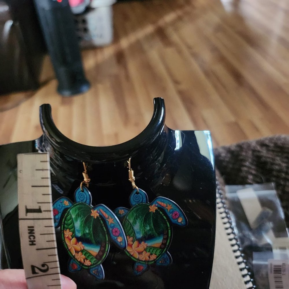 BRAND NEW TURTLE EARRINGS ~~ SO CUTE !!!!